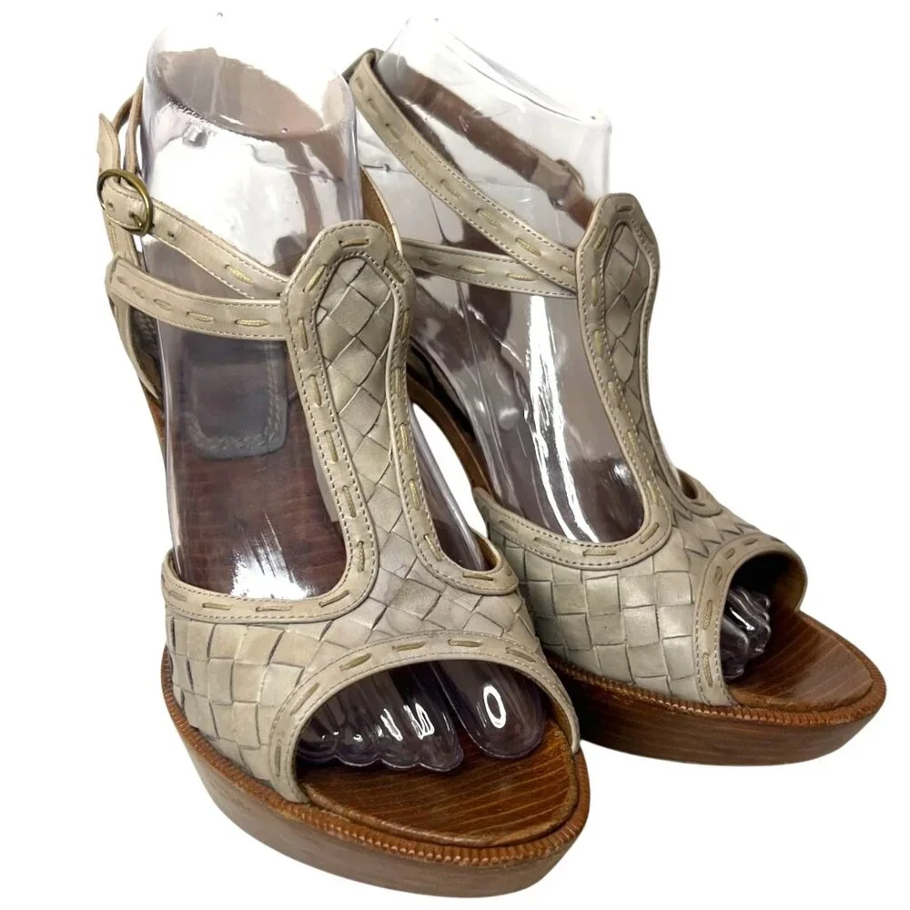 BOTTEGA VENETA Intrecciato Leather Ankle Strap Platform Sandals 38 8 Woven Gray